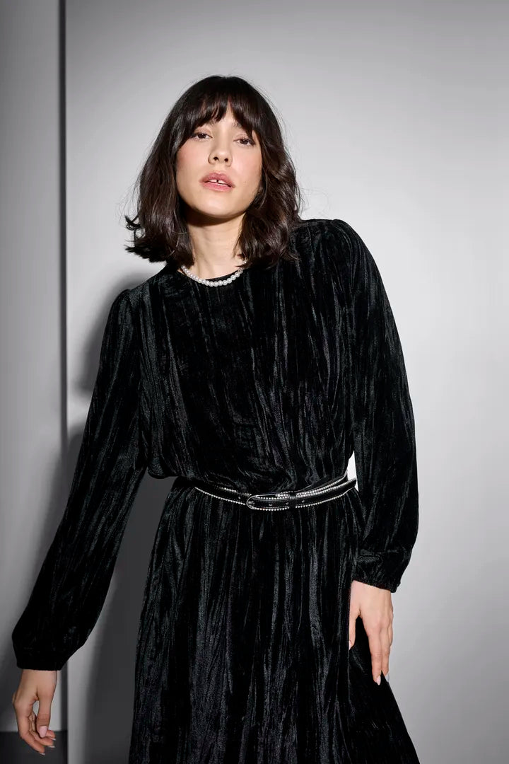 Elva svartur velúr kjóll - Kaffe