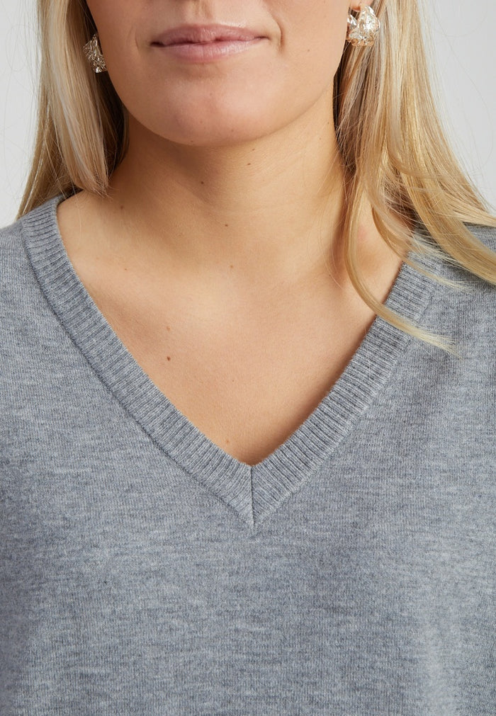 Tracie lace peysa grá - Peppercorn