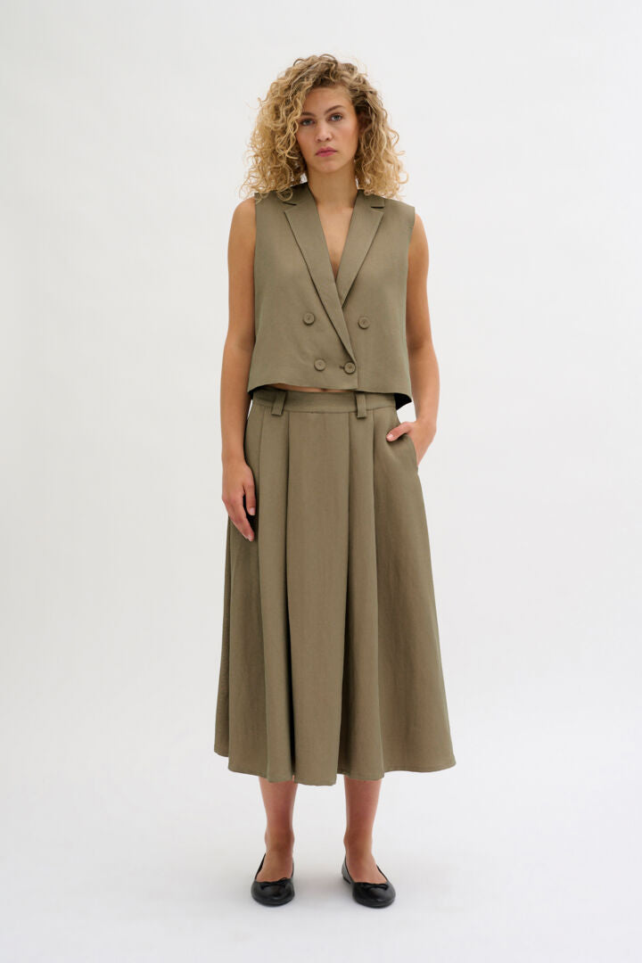 Emmy vesti - My Essential Wardrobe