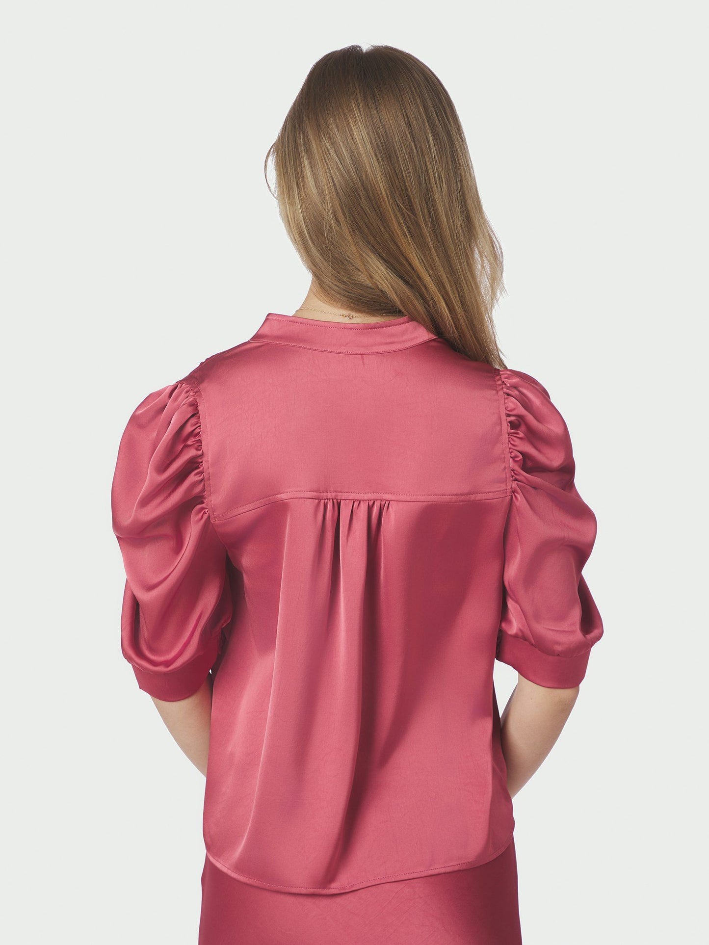 Roella Heavy Sateen Blouse cherry pink - Neo Noir