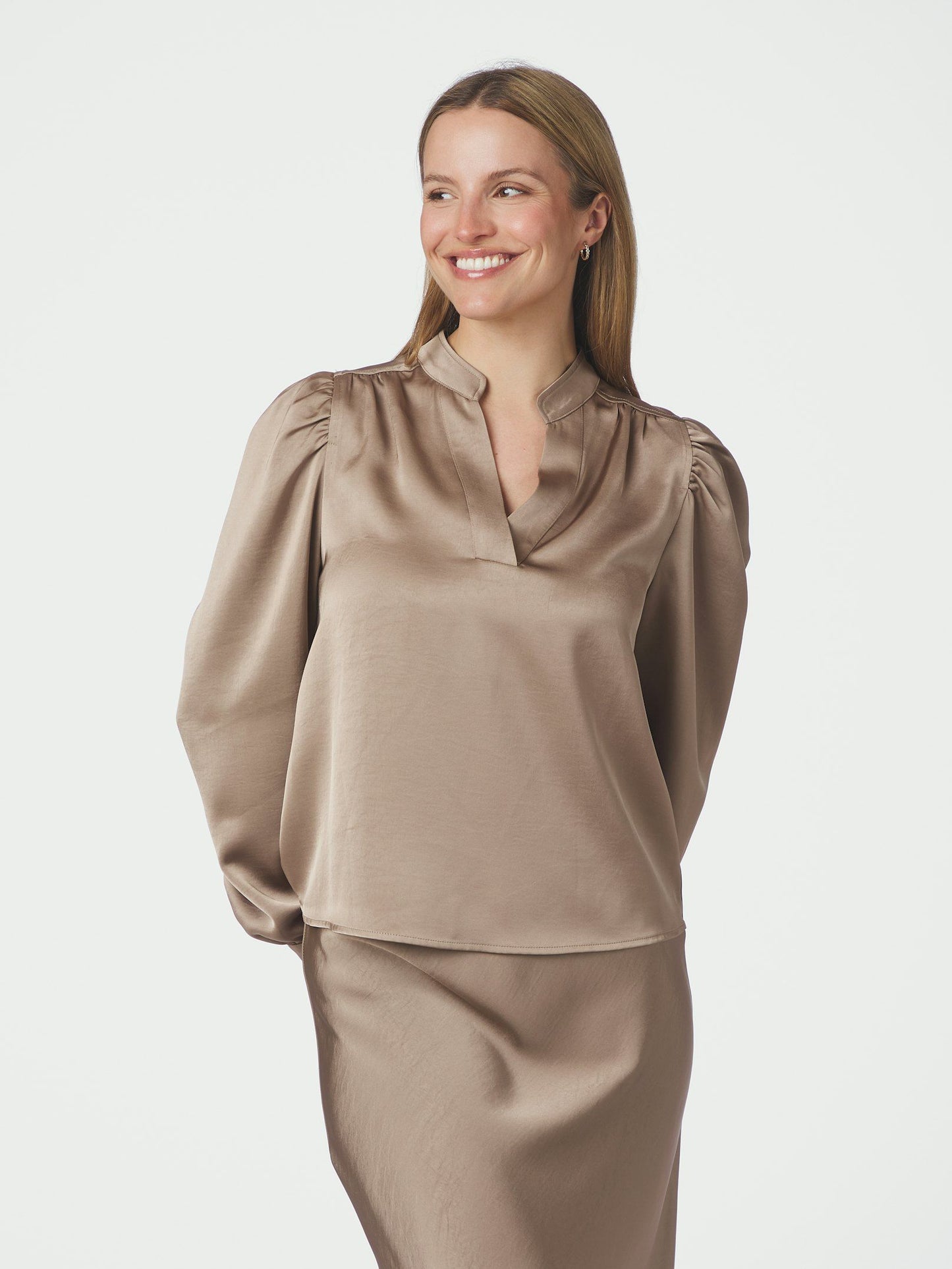 Rosslyn satin blússa dark taupe - Neo Noir
