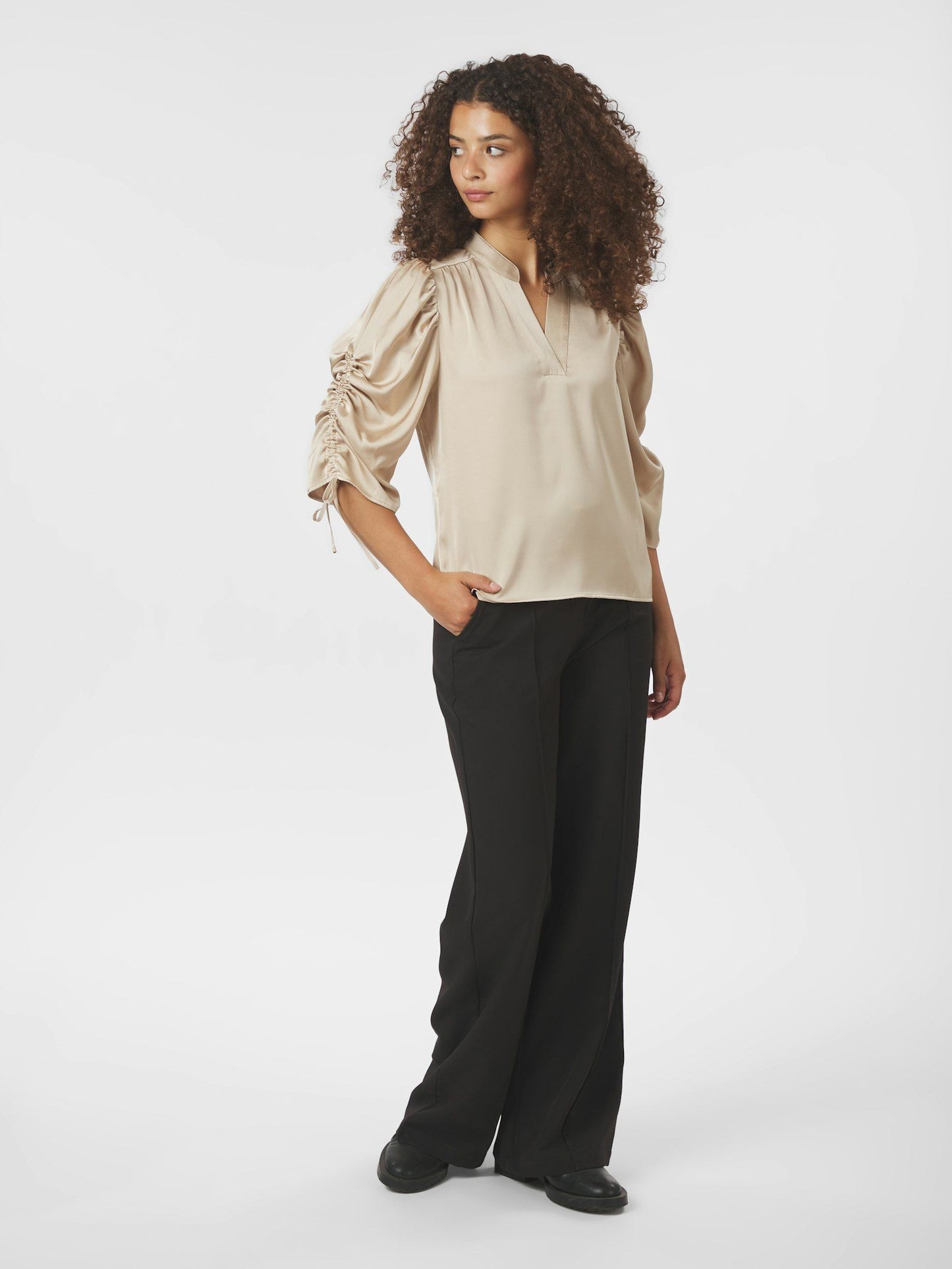 Alvira satin blússa - Neo Noir