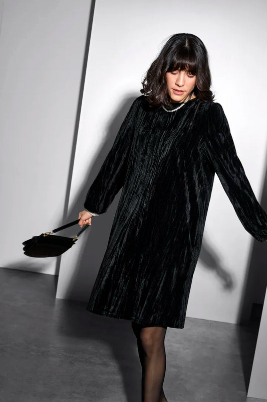 Elva svartur velúr kjóll - Kaffe