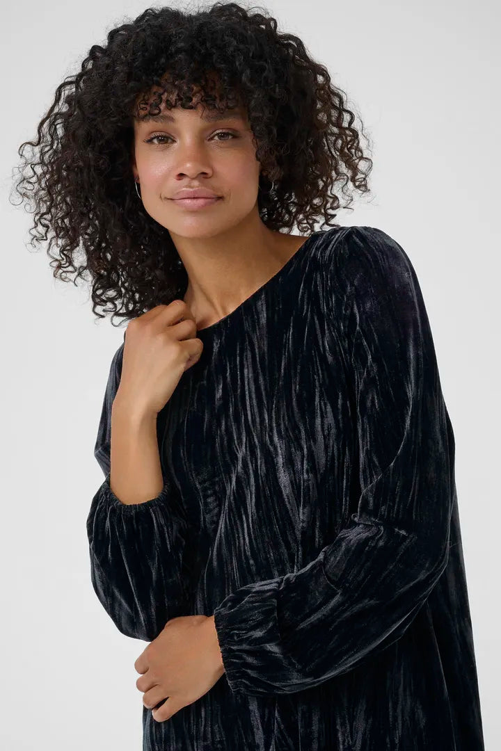 Elva svartur velúr kjóll - Kaffe