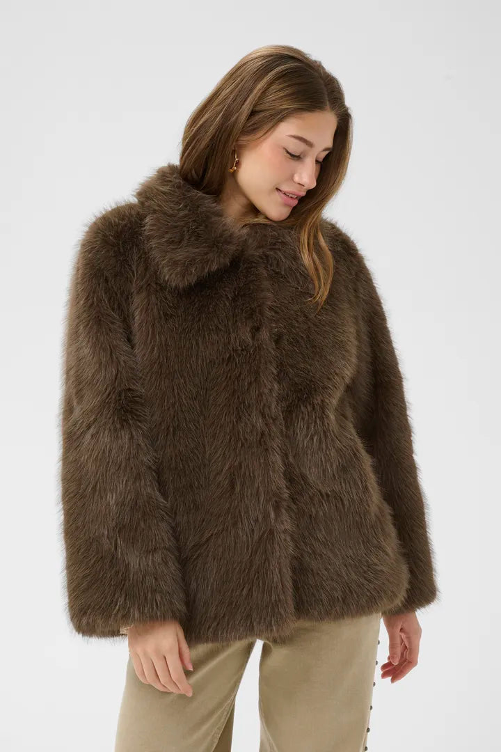 Drama faux fur brúnn - Cream
