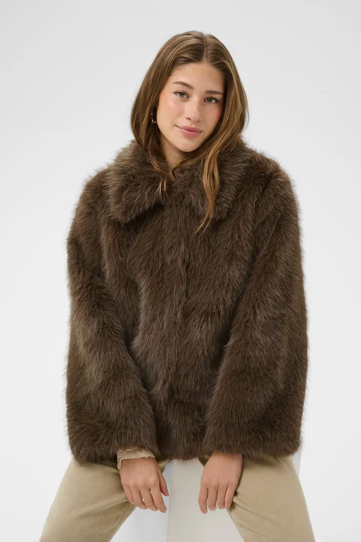 Drama faux fur brúnn - Cream