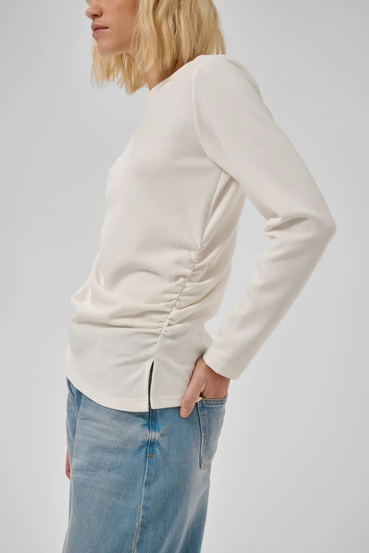 Helle toppur hvítur - My Essential Wardrobe