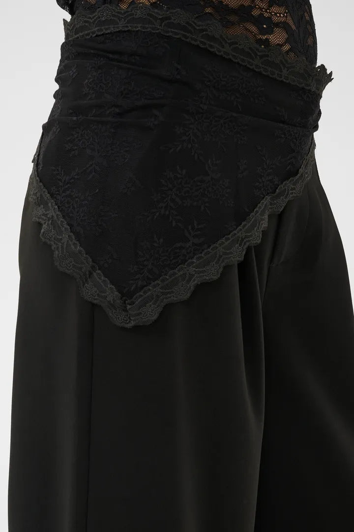 Bine buxur svartar m/blúndu - Cream