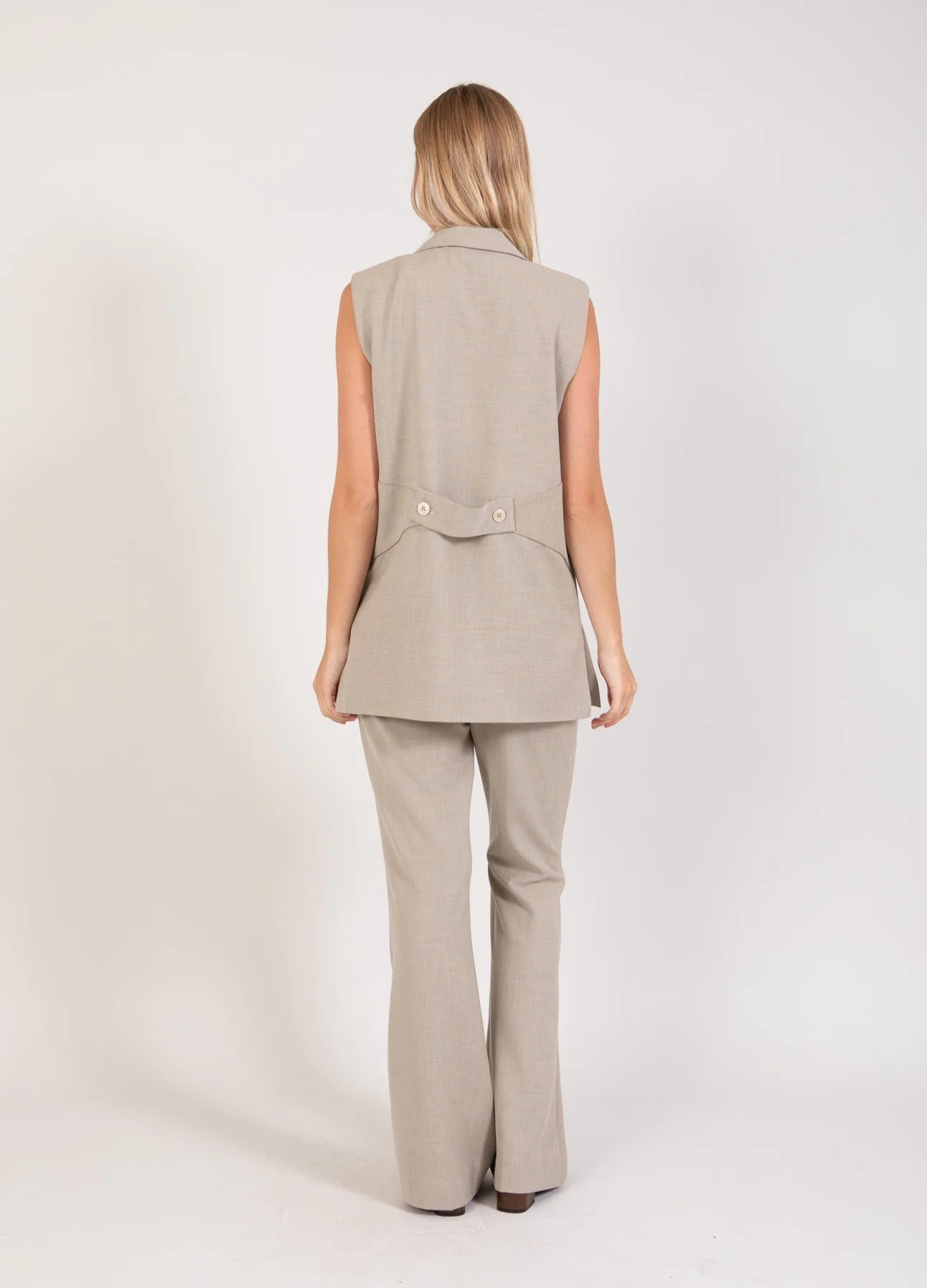 Vesti sítt beige - Coster Copenhagen