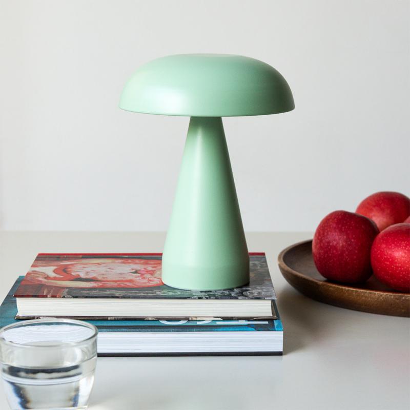 Dimmanlegur sveppa lampi - mintugrænn