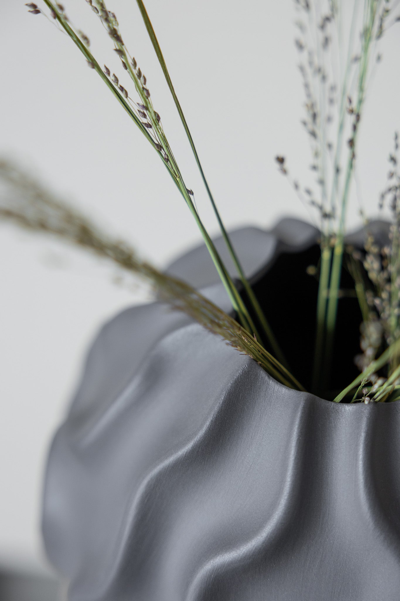 Malmbäck vasi dökk grár - Storefactory