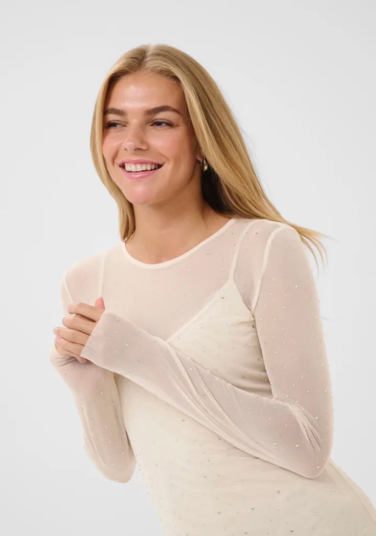 Sina mesh toppur með steinum ljós - Kaffe