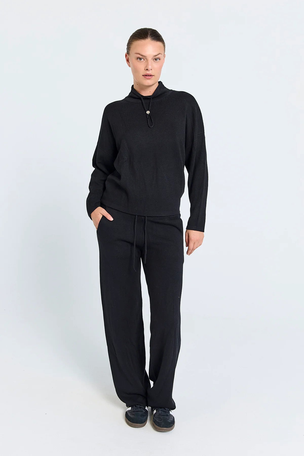 Kósý peysa svört - Freequent