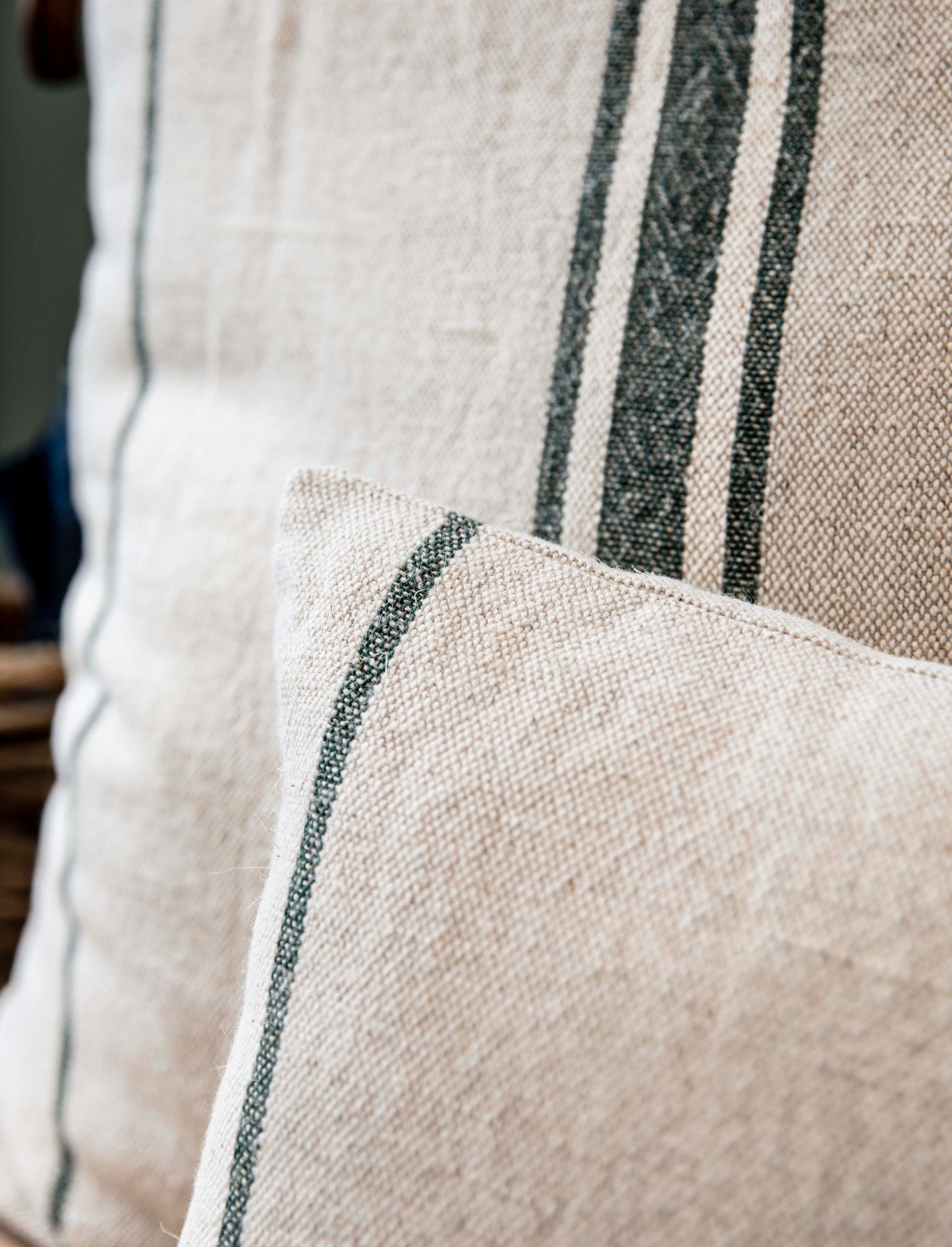 Windrush Stripe púði 30X50cm með fyllingu - Forest green