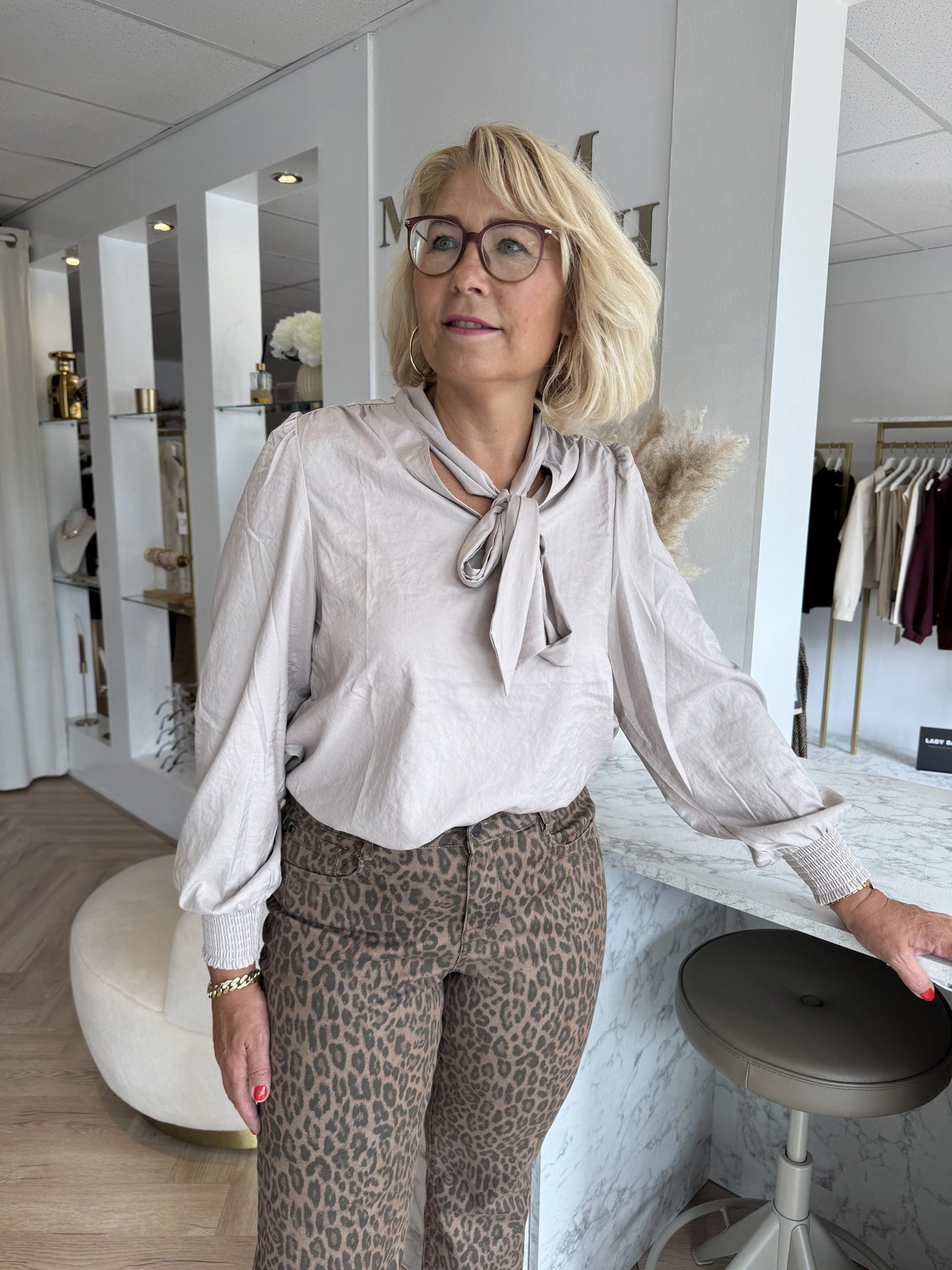 Estelle blússa latte brún - Red Button BARA TIL Í M OG L