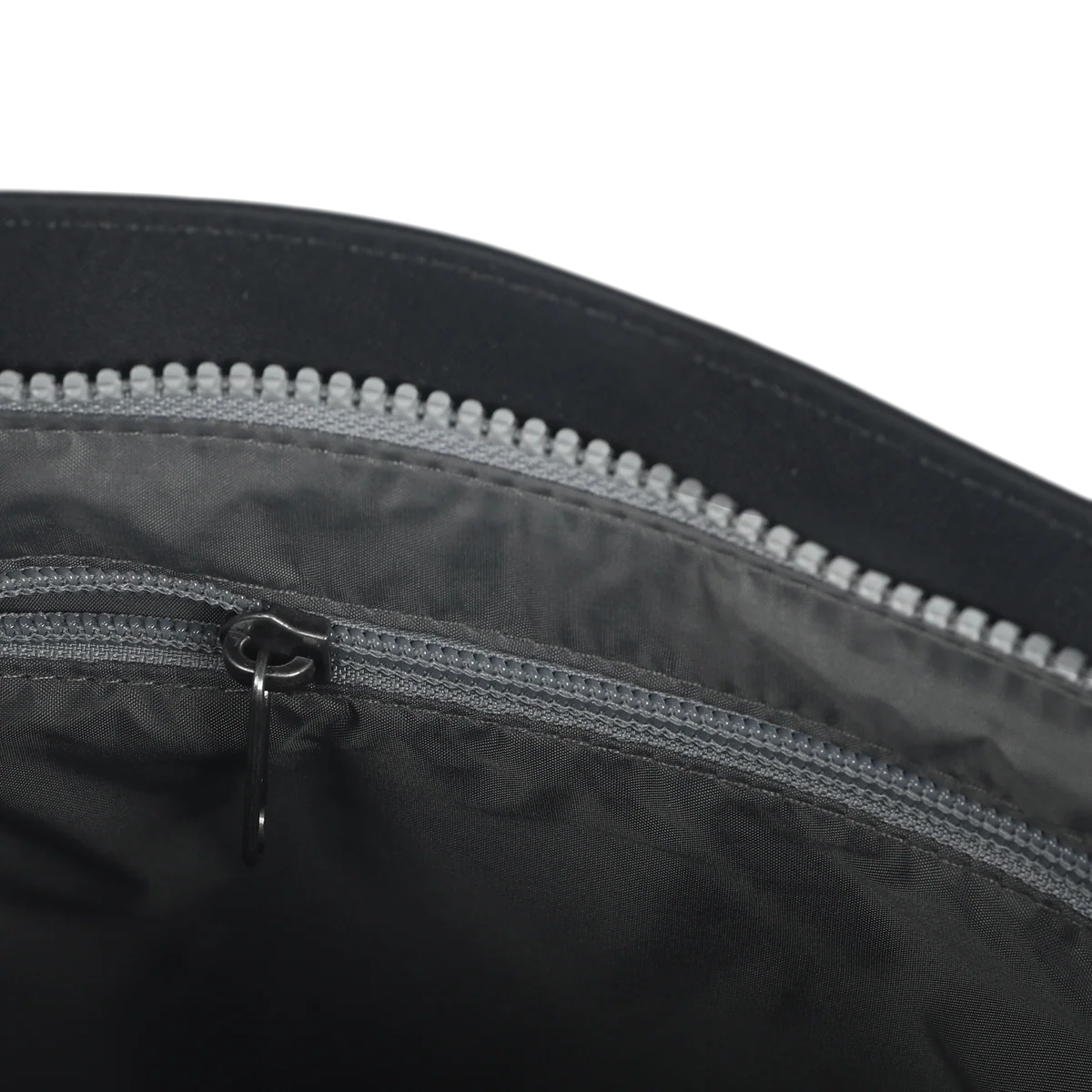 Kennington Crossbody svört - Roka
