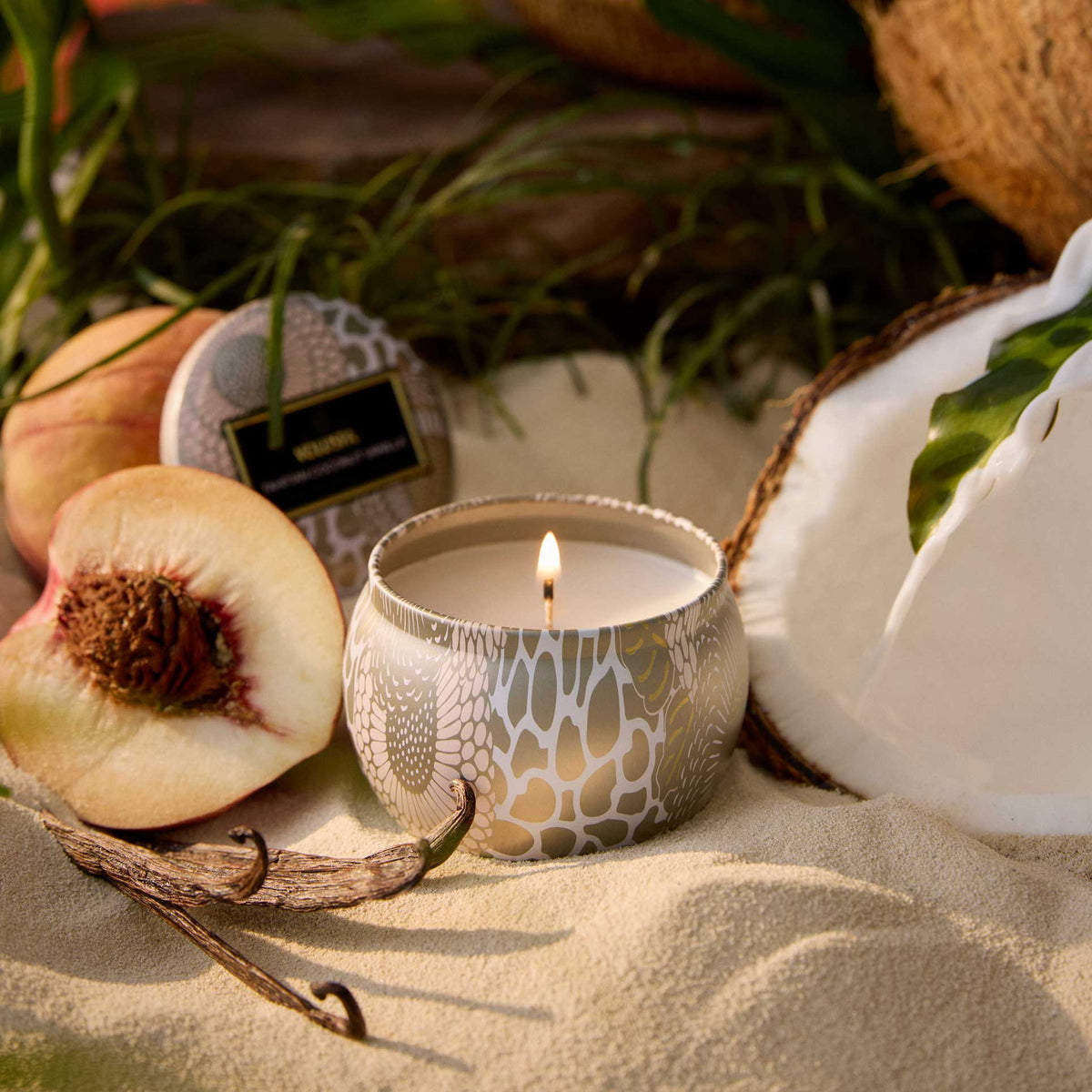 Tahitian Coconut mini tin ilmkerti - Voluspa